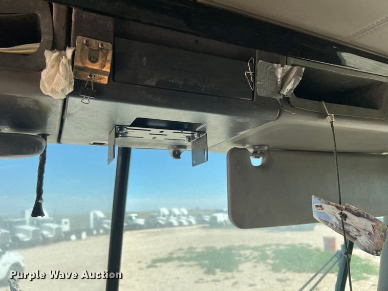 image for item DS8309 2012 Kenworth T800  semi truck