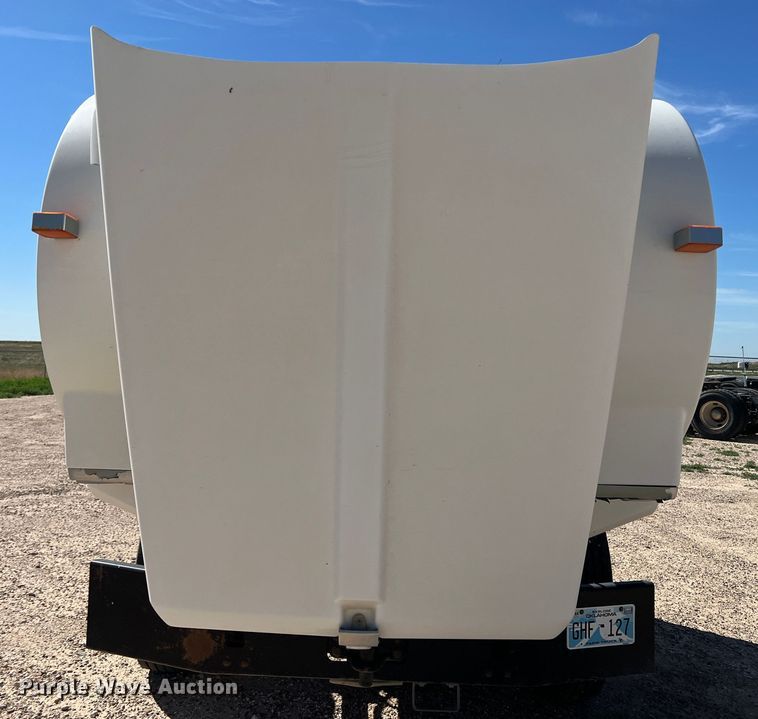 image for item DS8309 2012 Kenworth T800  semi truck