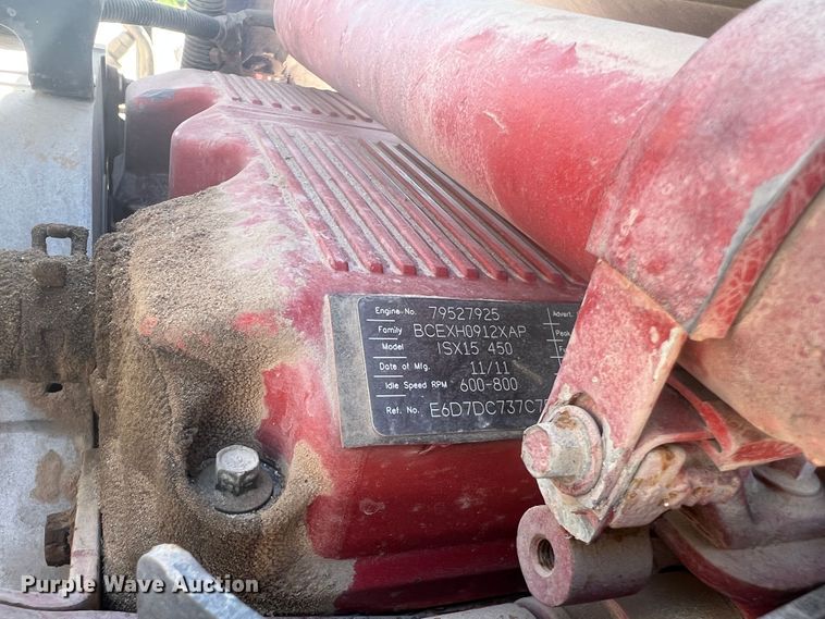 image for item DS8309 2012 Kenworth T800  semi truck