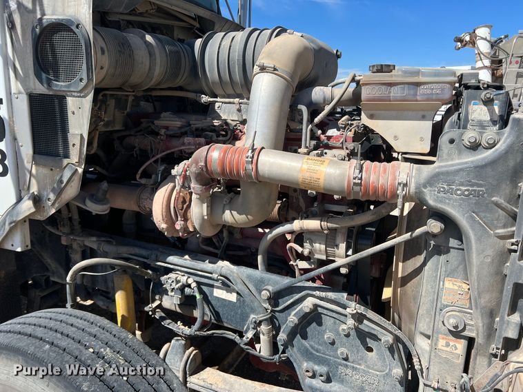 image for item DS8309 2012 Kenworth T800  semi truck