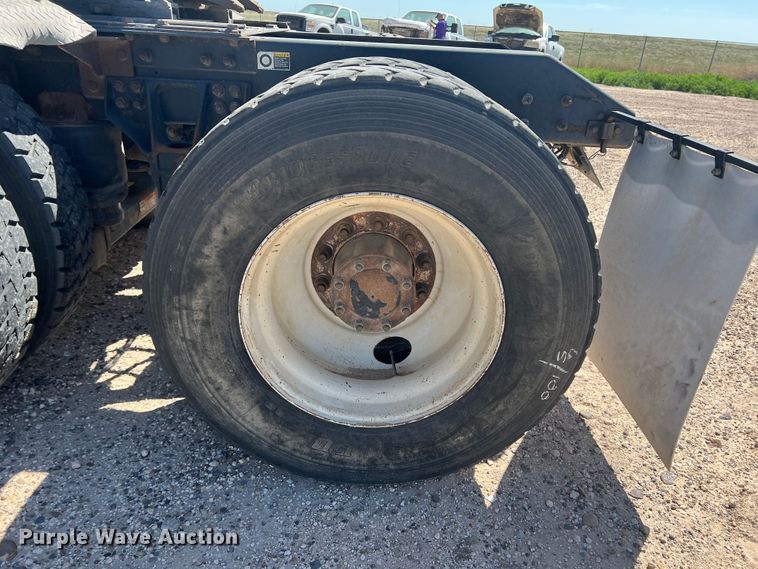 image for item DS8309 2012 Kenworth T800  semi truck