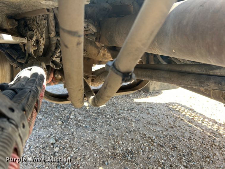 image for item DS8310 2012 Kenworth T800  semi truck