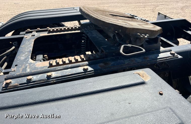 image for item DS8310 2012 Kenworth T800  semi truck