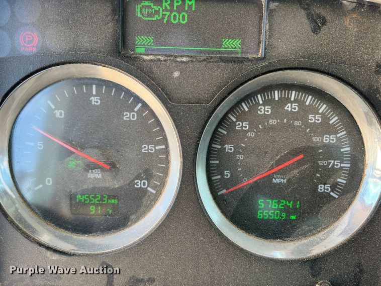 image for item DS8310 2012 Kenworth T800  semi truck