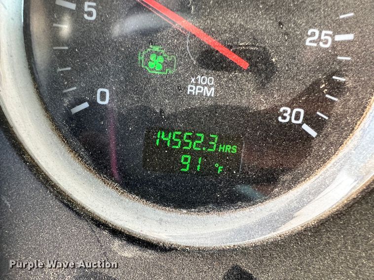 image for item DS8310 2012 Kenworth T800  semi truck