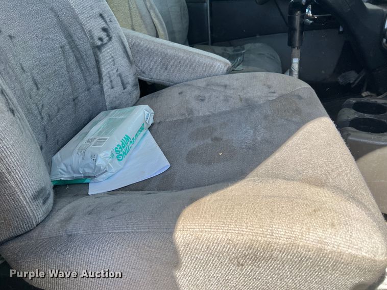 image for item DS8310 2012 Kenworth T800  semi truck