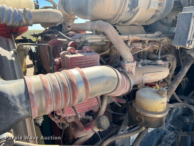 image for item DS8310 2012 Kenworth T800  semi truck