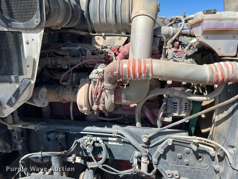 image for item DS8310 2012 Kenworth T800  semi truck