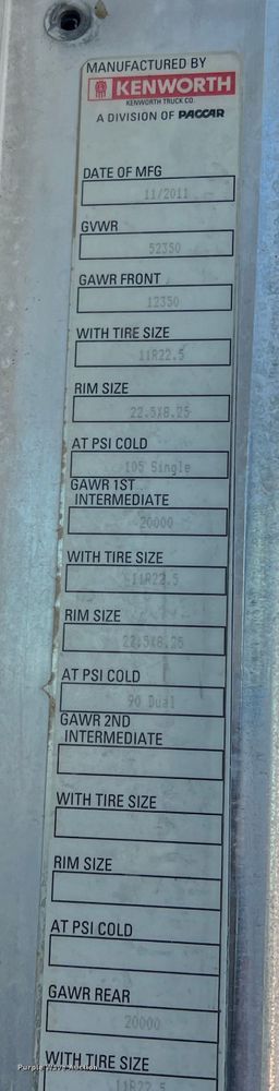 image for item DS8310 2012 Kenworth T800  semi truck