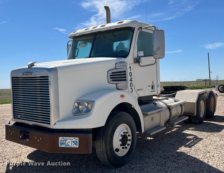 image for item DS8311 2011 Freightliner Coronado  semi truck