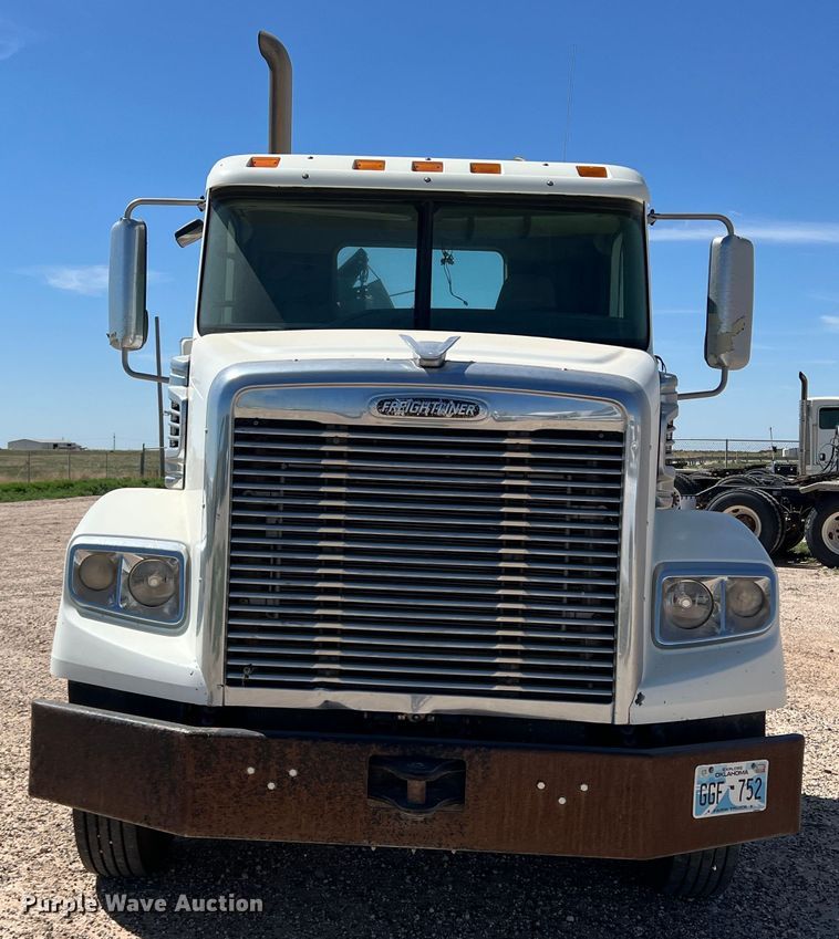 image for item DS8311 2011 Freightliner Coronado  semi truck