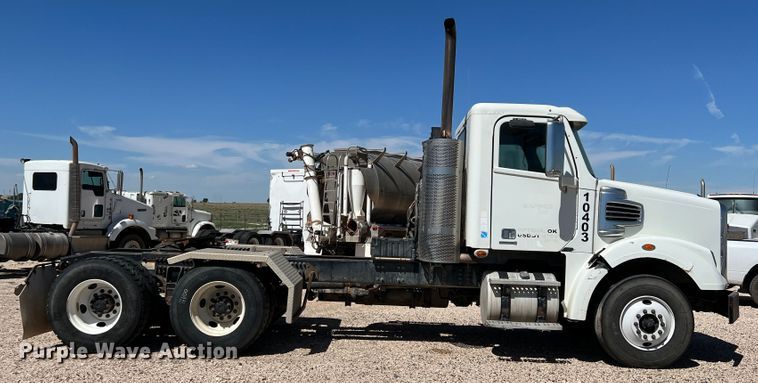 image for item DS8311 2011 Freightliner Coronado  semi truck