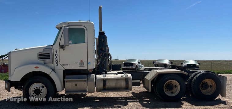 image for item DS8311 2011 Freightliner Coronado  semi truck