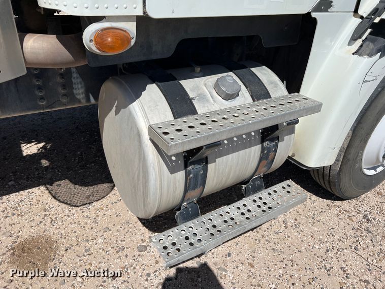 image for item DS8311 2011 Freightliner Coronado  semi truck