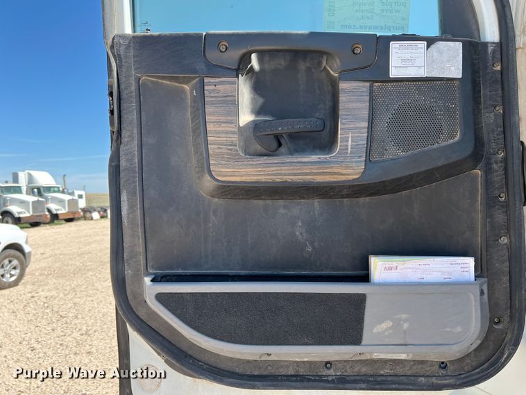 image for item DS8311 2011 Freightliner Coronado  semi truck