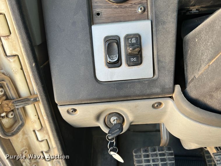 image for item DS8311 2011 Freightliner Coronado  semi truck