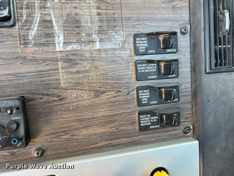 image for item DS8311 2011 Freightliner Coronado  semi truck