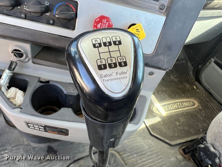 image for item DS8311 2011 Freightliner Coronado  semi truck