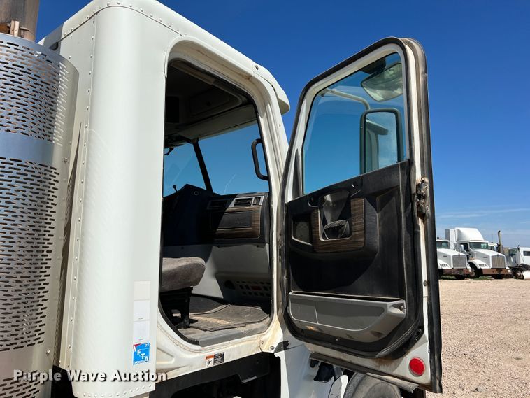 image for item DS8311 2011 Freightliner Coronado  semi truck