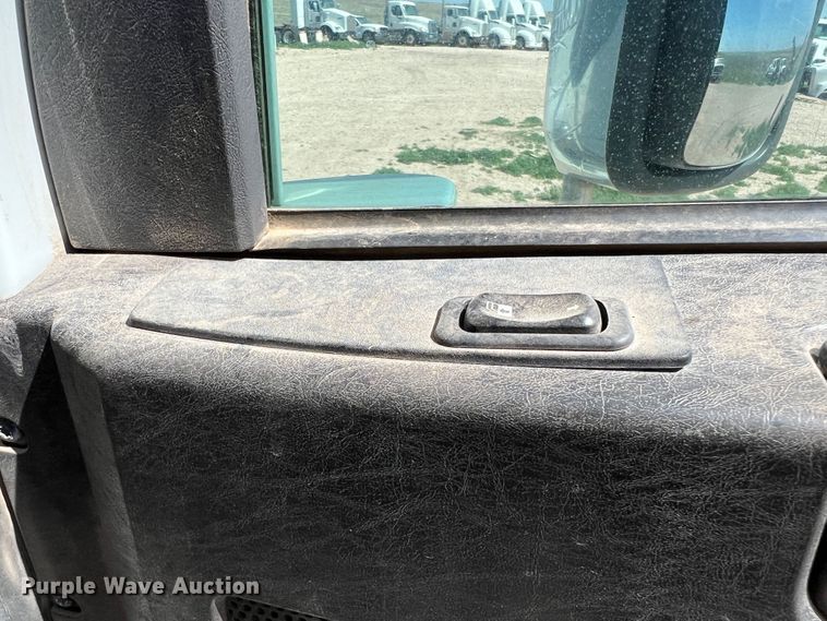 image for item DS8311 2011 Freightliner Coronado  semi truck