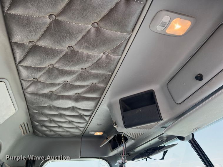 image for item DS8311 2011 Freightliner Coronado  semi truck