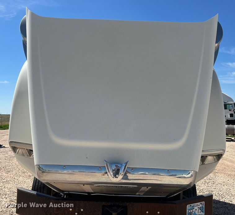 image for item DS8311 2011 Freightliner Coronado  semi truck