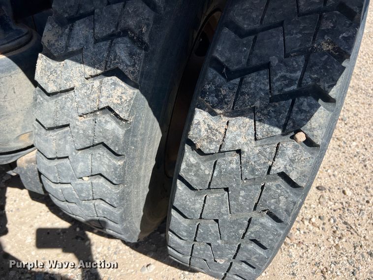 image for item DS8311 2011 Freightliner Coronado  semi truck