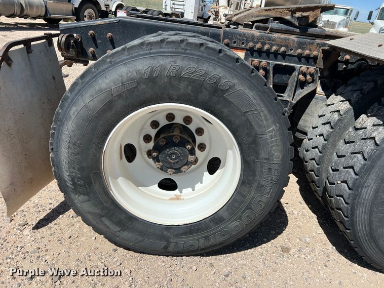 image for item DS8311 2011 Freightliner Coronado  semi truck