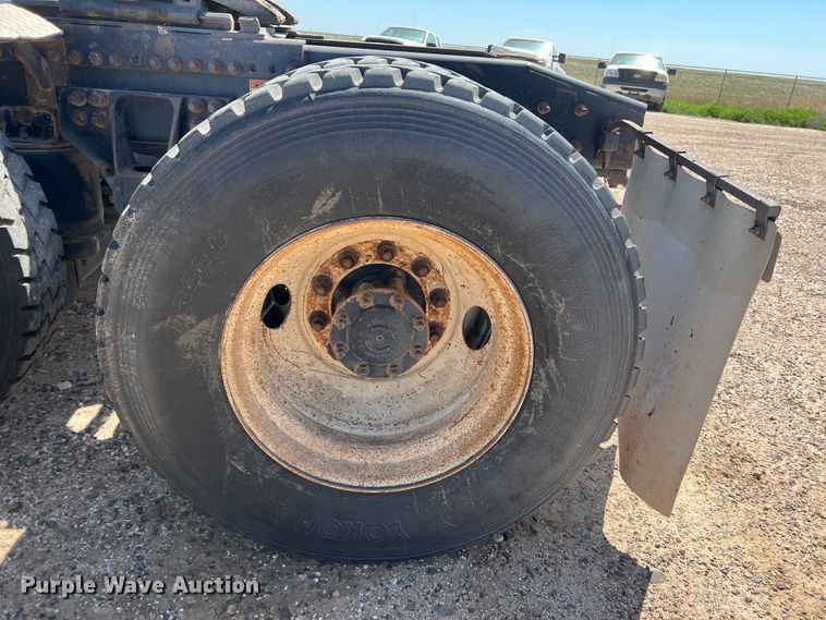 image for item DS8311 2011 Freightliner Coronado  semi truck