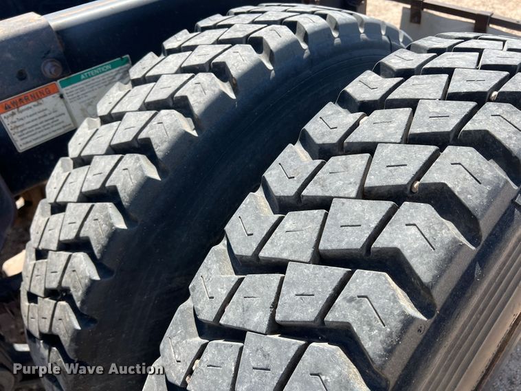 image for item DS8311 2011 Freightliner Coronado  semi truck