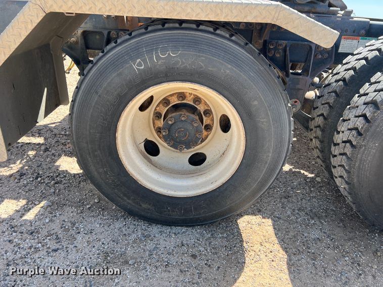 image for item DS8311 2011 Freightliner Coronado  semi truck