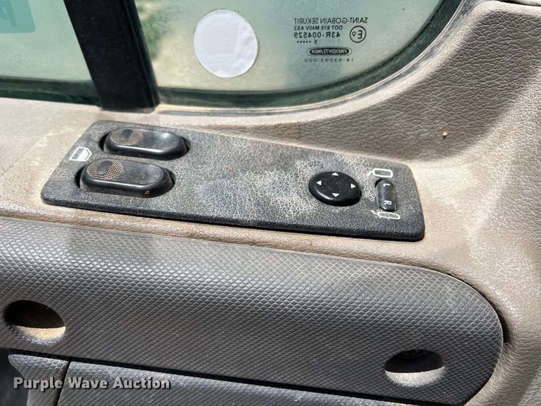 image for item DS8314 2010 Freightliner Cascadia  semi truck