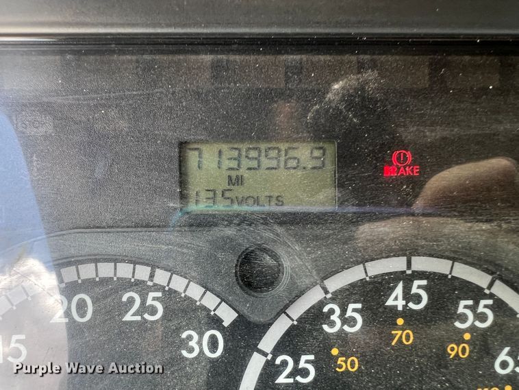 image for item DS8314 2010 Freightliner Cascadia  semi truck