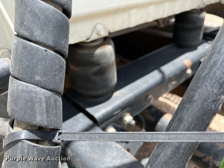 image for item DS8315 2010 Freightliner Cascadia  semi truck