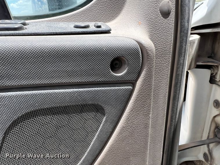 image for item DS8315 2010 Freightliner Cascadia  semi truck