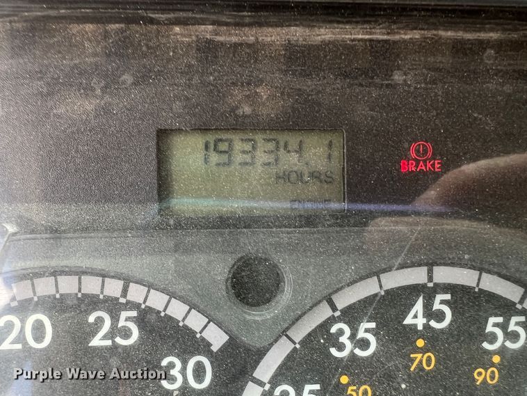 image for item DS8315 2010 Freightliner Cascadia  semi truck