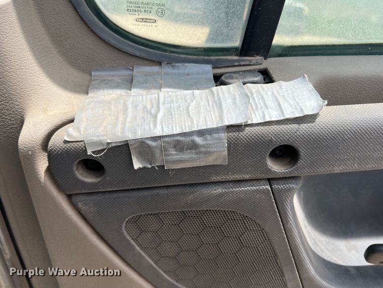 image for item DS8315 2010 Freightliner Cascadia  semi truck