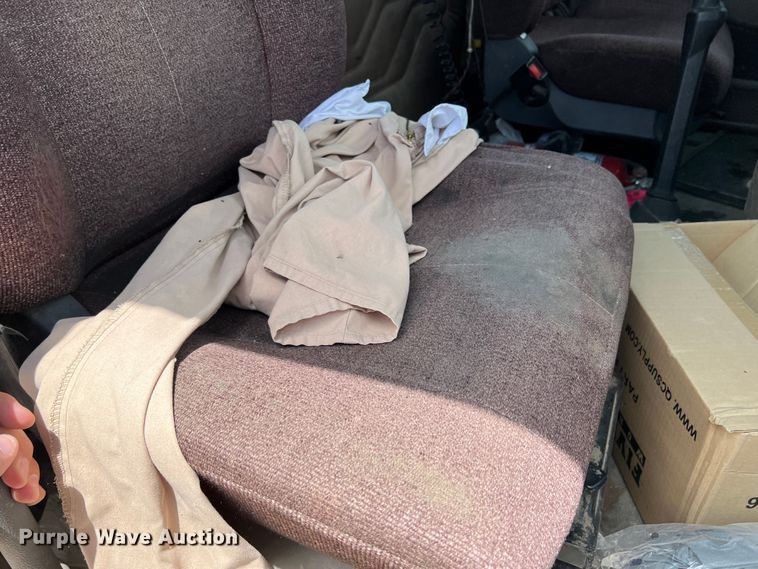 image for item DS8315 2010 Freightliner Cascadia  semi truck