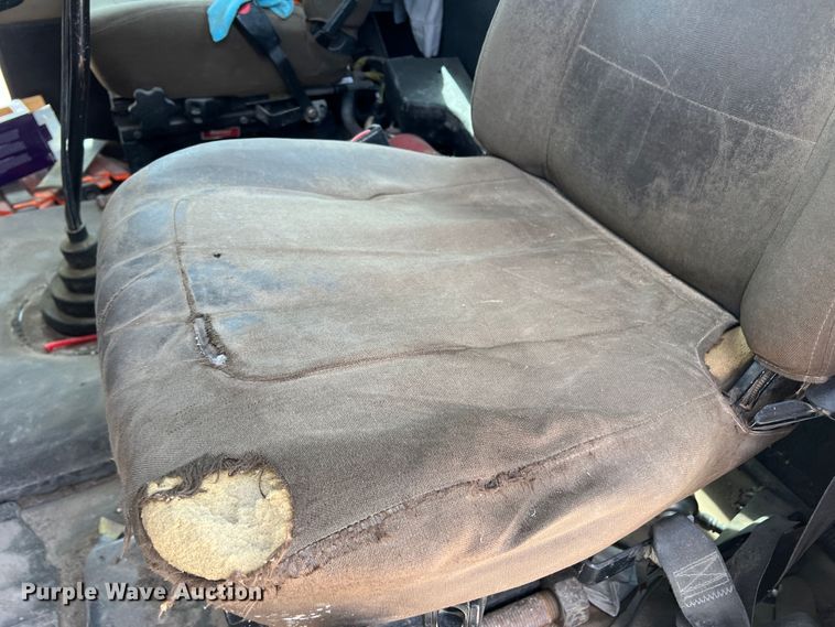 image for item DS8319 2008 Freightliner FLD  semi truck