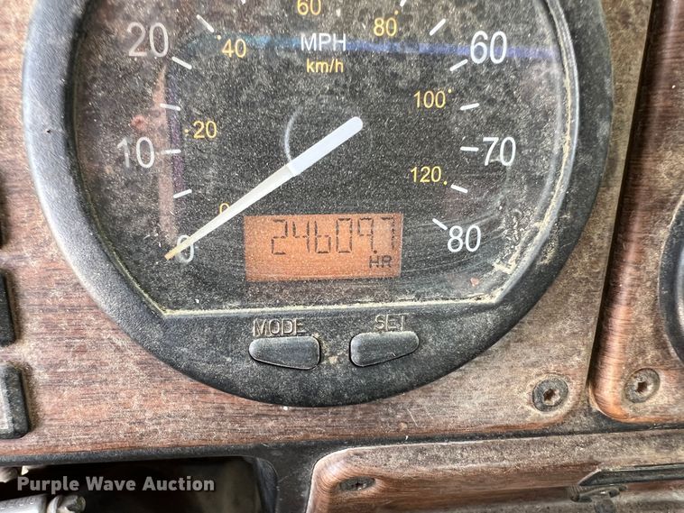 image for item DS8319 2008 Freightliner FLD  semi truck