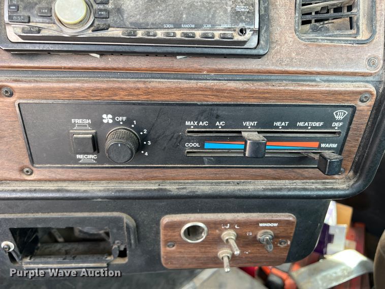 image for item DS8319 2008 Freightliner FLD  semi truck