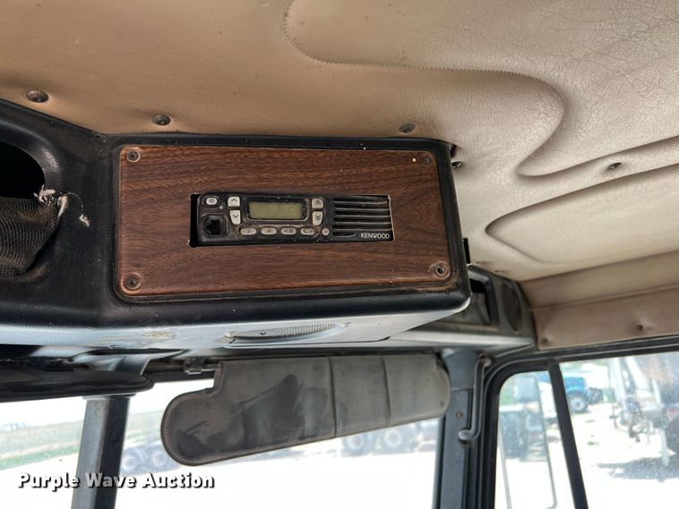 image for item DS8319 2008 Freightliner FLD  semi truck