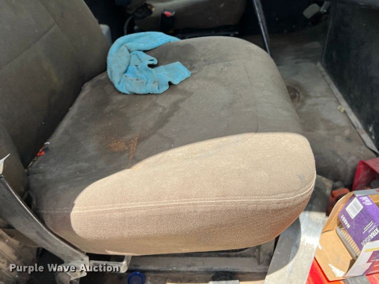 image for item DS8319 2008 Freightliner FLD  semi truck