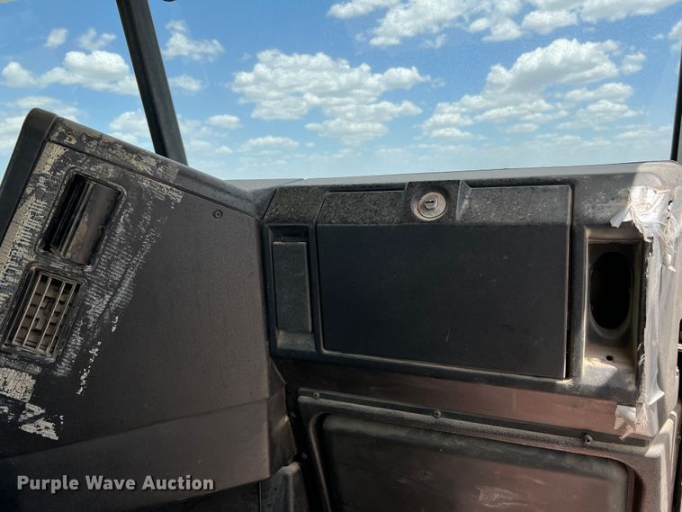 image for item DS8319 2008 Freightliner FLD  semi truck