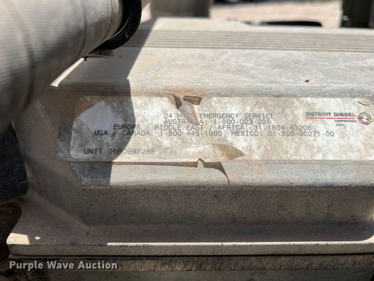 image for item DS8319 2008 Freightliner FLD  semi truck