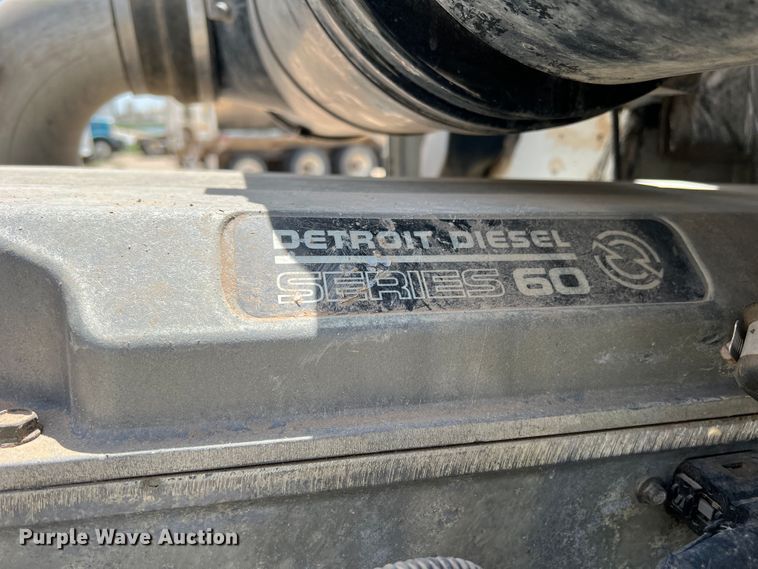 image for item DS8319 2008 Freightliner FLD  semi truck