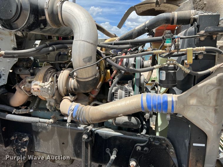 image for item DS8319 2008 Freightliner FLD  semi truck