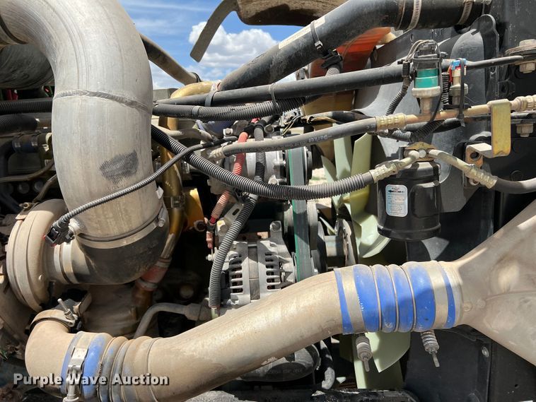 image for item DS8319 2008 Freightliner FLD  semi truck