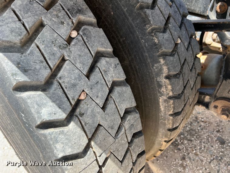 image for item DS8319 2008 Freightliner FLD  semi truck