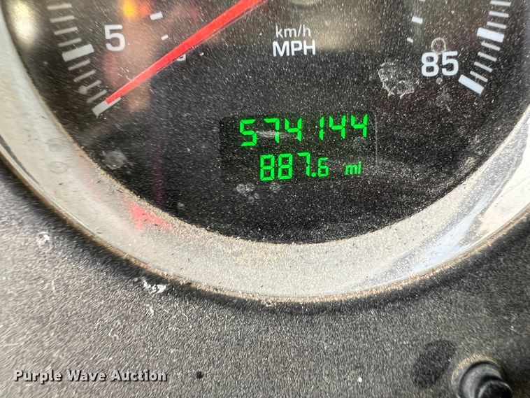 image for item DS8320 2011 Kenworth T800  semi truck